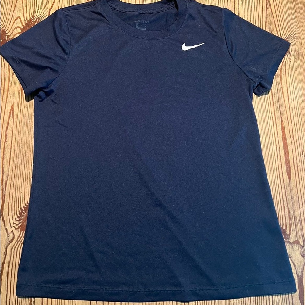 EUC, Womens Navy Dri fit Nike tee, Medium